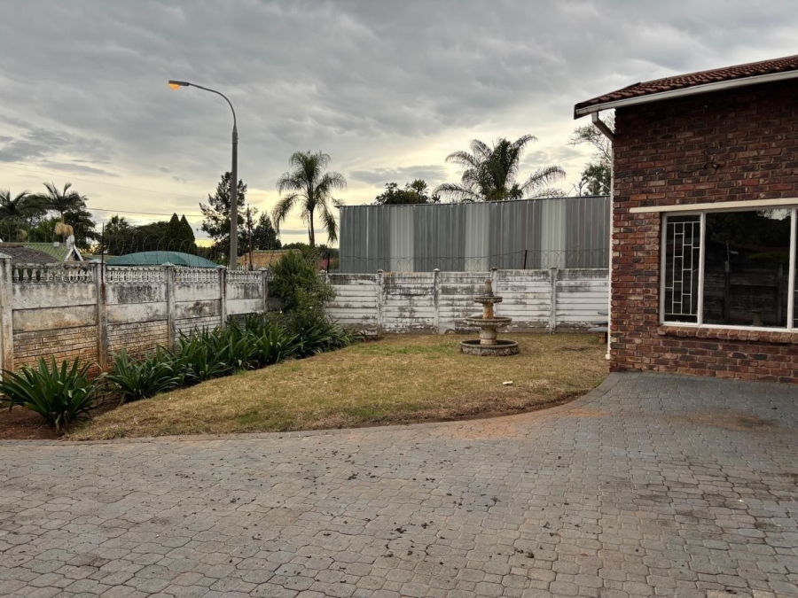 3 Bedroom Property for Sale in Geelhoutpark North West